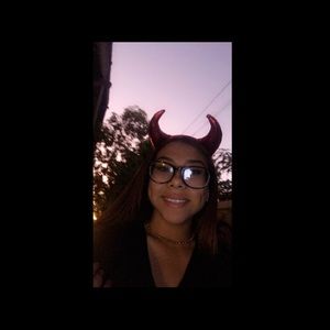 Meet your Posher, Monique